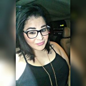 Meet your Posher, Vee